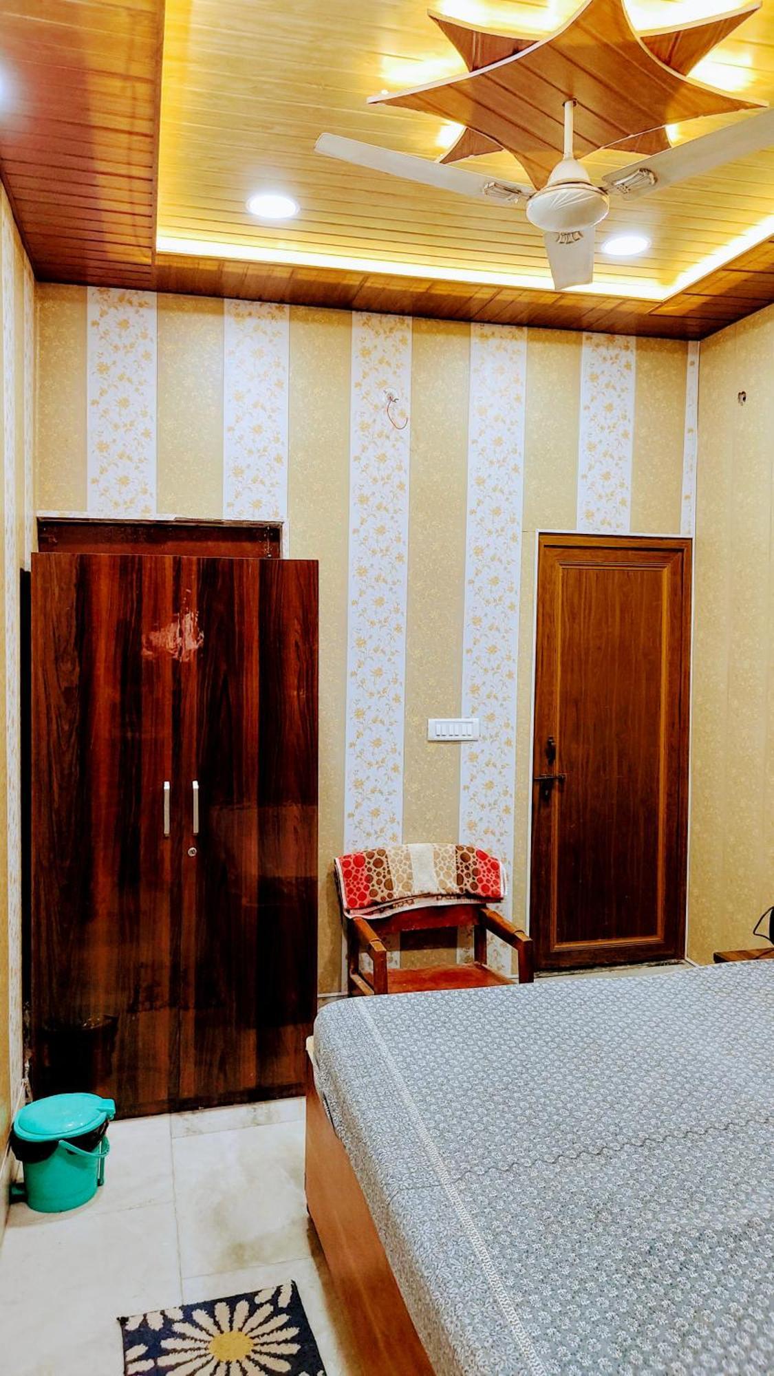 Hotel Raju Homestay Ayodhya 150 Meters From Shree Ram Janmbhoomi Temple 200 Meters From Ayodhya Dham Railway Station Εξωτερικό φωτογραφία