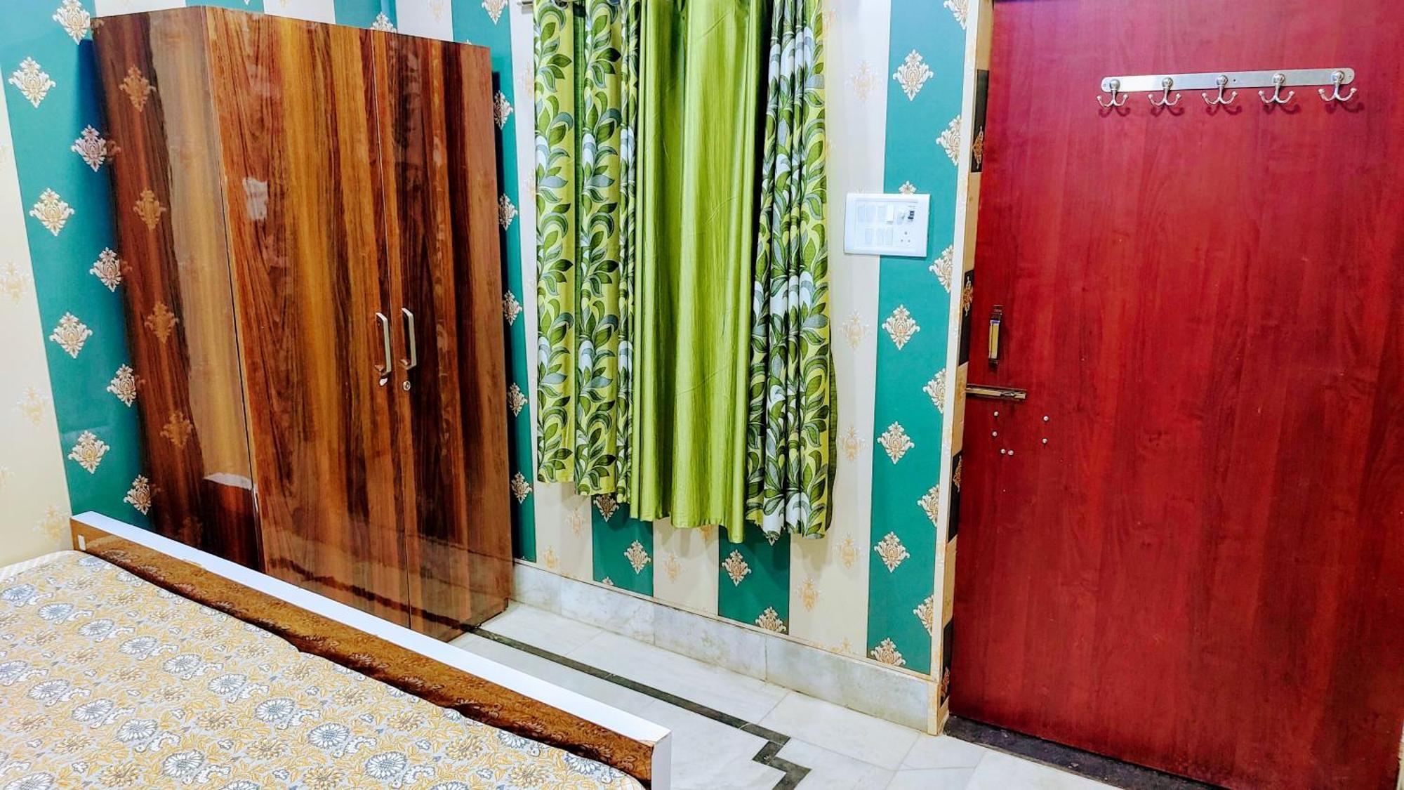 Hotel Raju Homestay Ayodhya 150 Meters From Shree Ram Janmbhoomi Temple 200 Meters From Ayodhya Dham Railway Station Εξωτερικό φωτογραφία