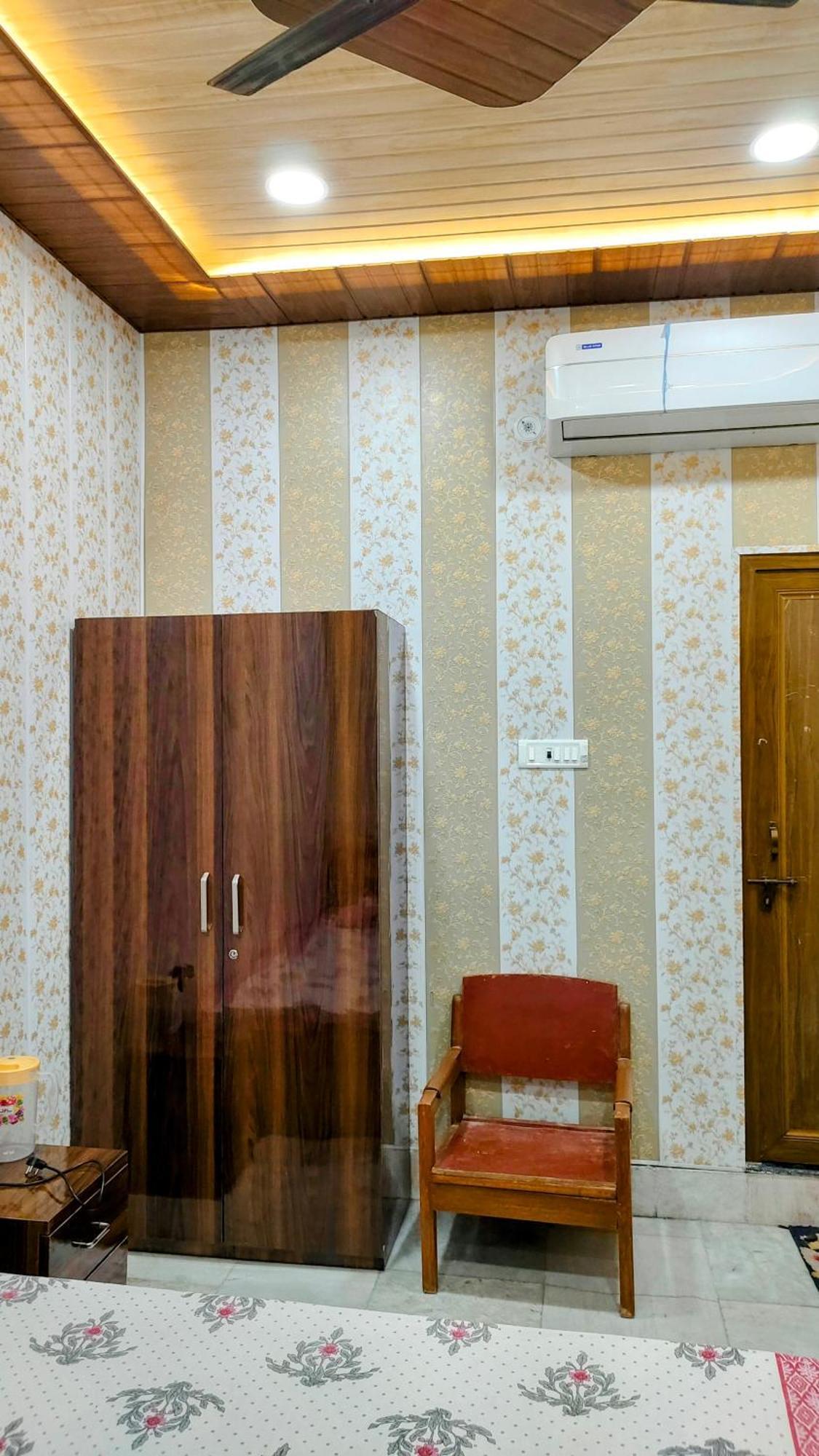 Hotel Raju Homestay Ayodhya 150 Meters From Shree Ram Janmbhoomi Temple 200 Meters From Ayodhya Dham Railway Station Εξωτερικό φωτογραφία