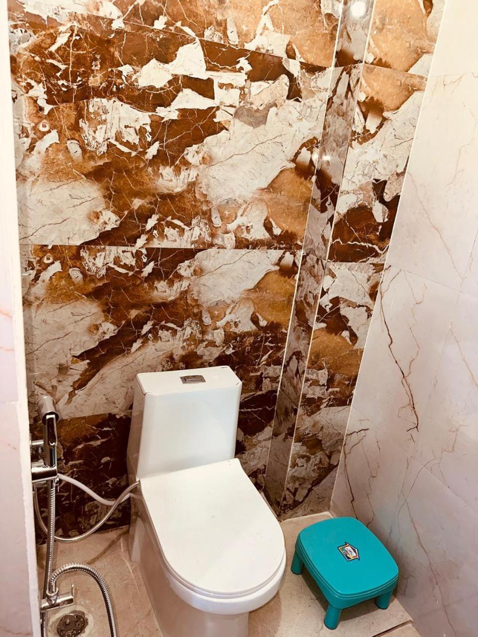 Hotel Raju Homestay Ayodhya 150 Meters From Shree Ram Janmbhoomi Temple 200 Meters From Ayodhya Dham Railway Station Εξωτερικό φωτογραφία