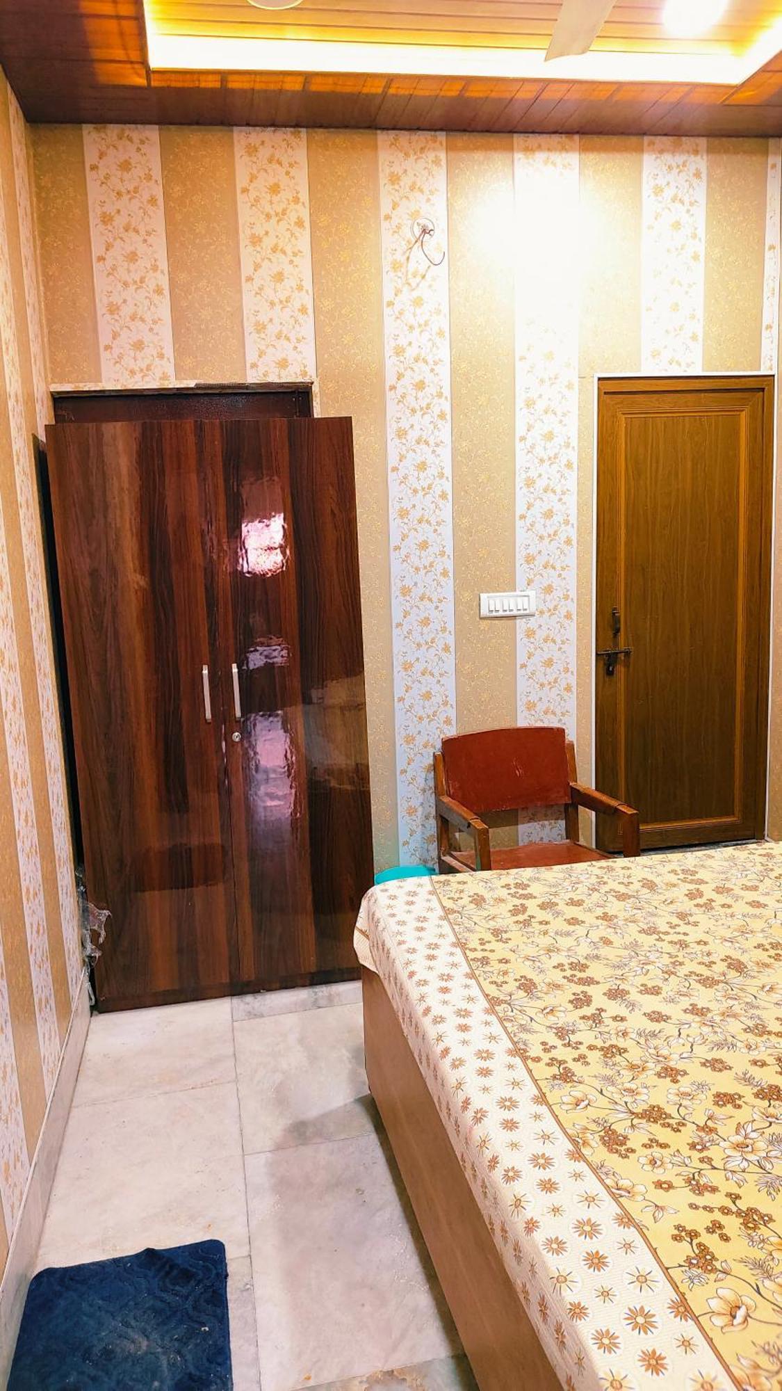 Hotel Raju Homestay Ayodhya 150 Meters From Shree Ram Janmbhoomi Temple 200 Meters From Ayodhya Dham Railway Station Εξωτερικό φωτογραφία
