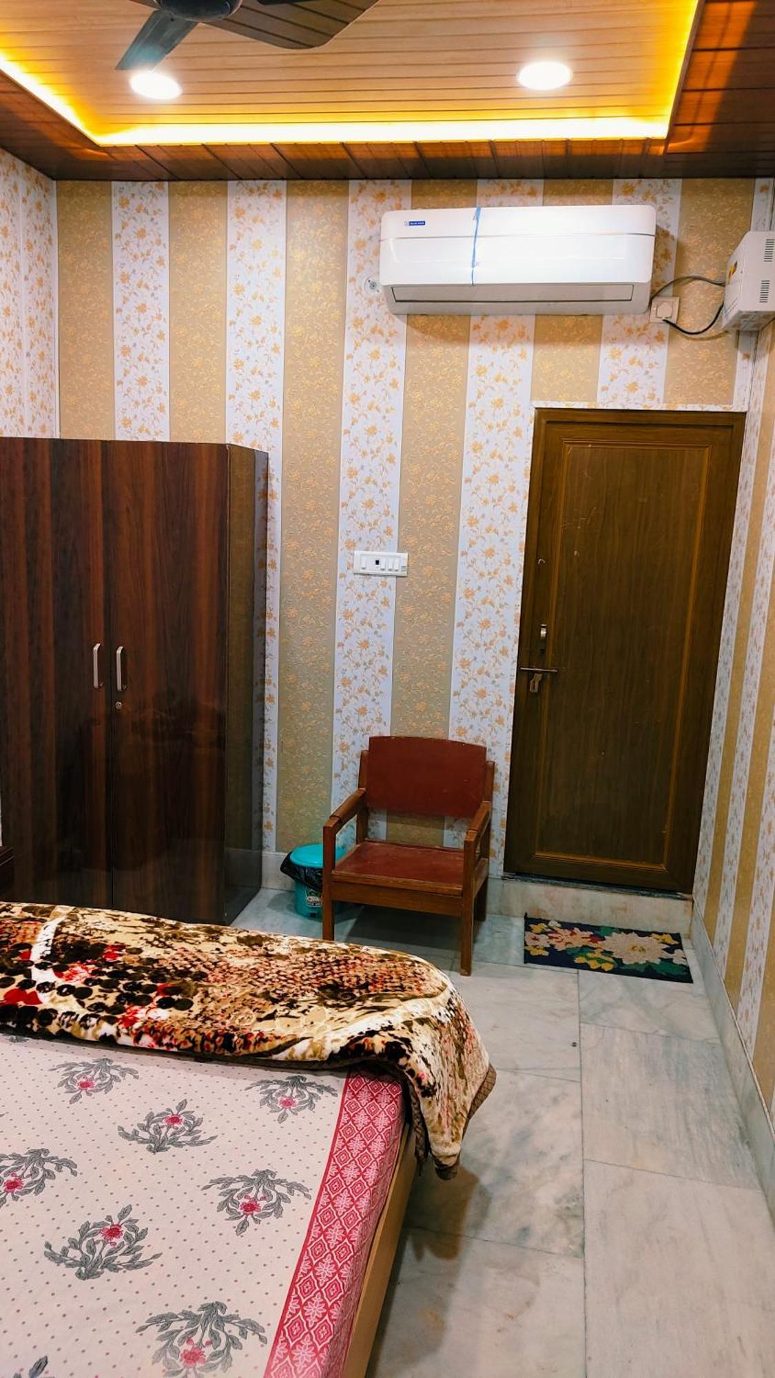 Hotel Raju Homestay Ayodhya 150 Meters From Shree Ram Janmbhoomi Temple 200 Meters From Ayodhya Dham Railway Station Εξωτερικό φωτογραφία