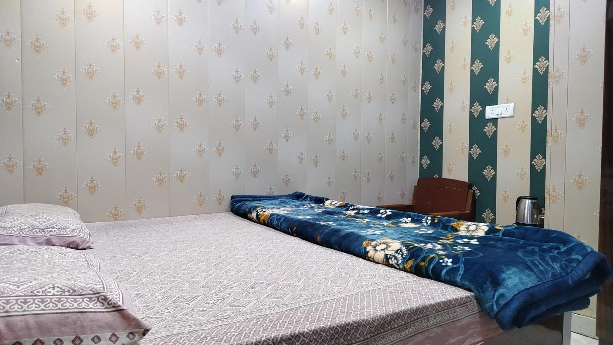 Hotel Raju Homestay Ayodhya 150 Meters From Shree Ram Janmbhoomi Temple 200 Meters From Ayodhya Dham Railway Station Εξωτερικό φωτογραφία