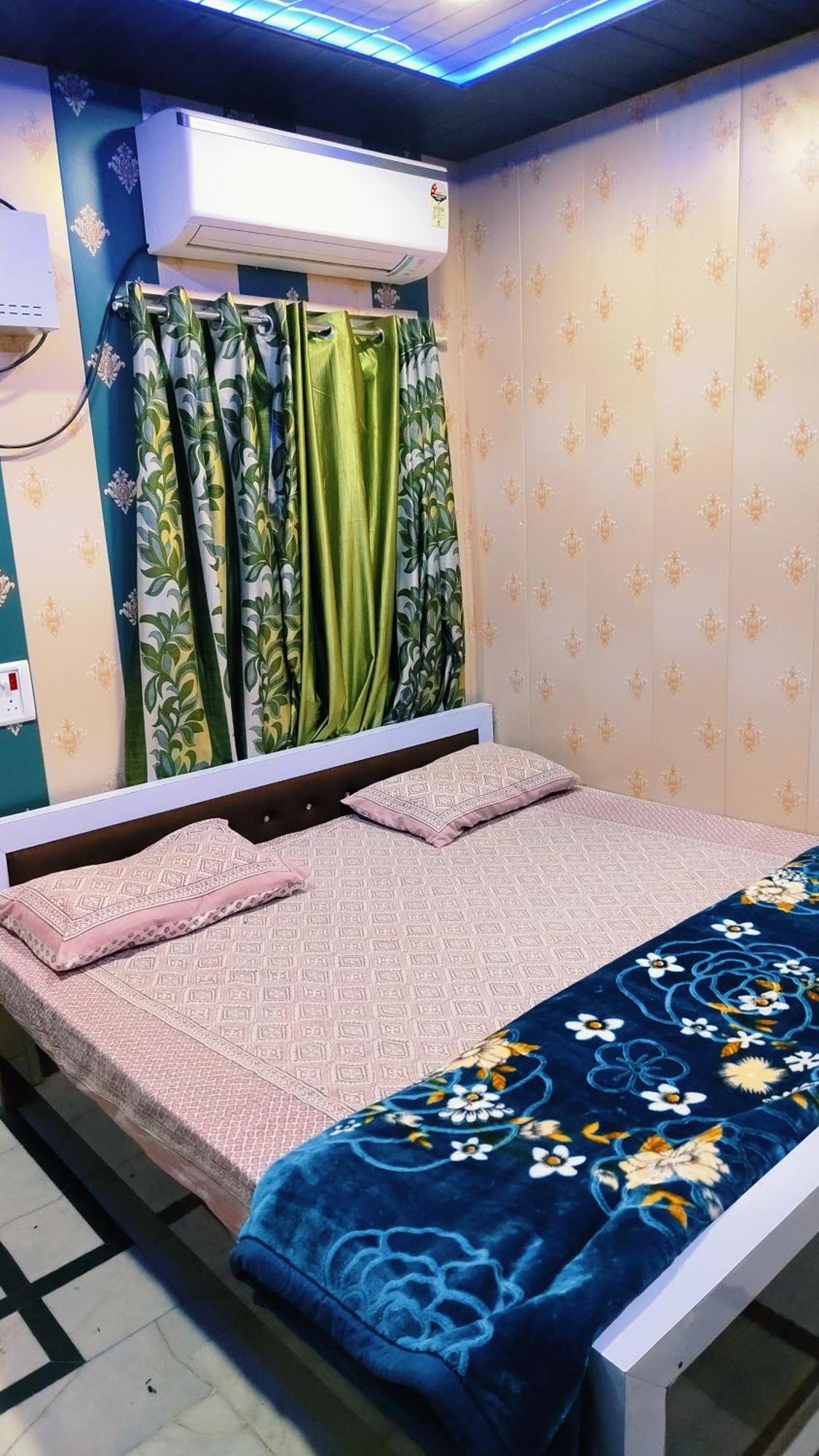 Hotel Raju Homestay Ayodhya 150 Meters From Shree Ram Janmbhoomi Temple 200 Meters From Ayodhya Dham Railway Station Εξωτερικό φωτογραφία