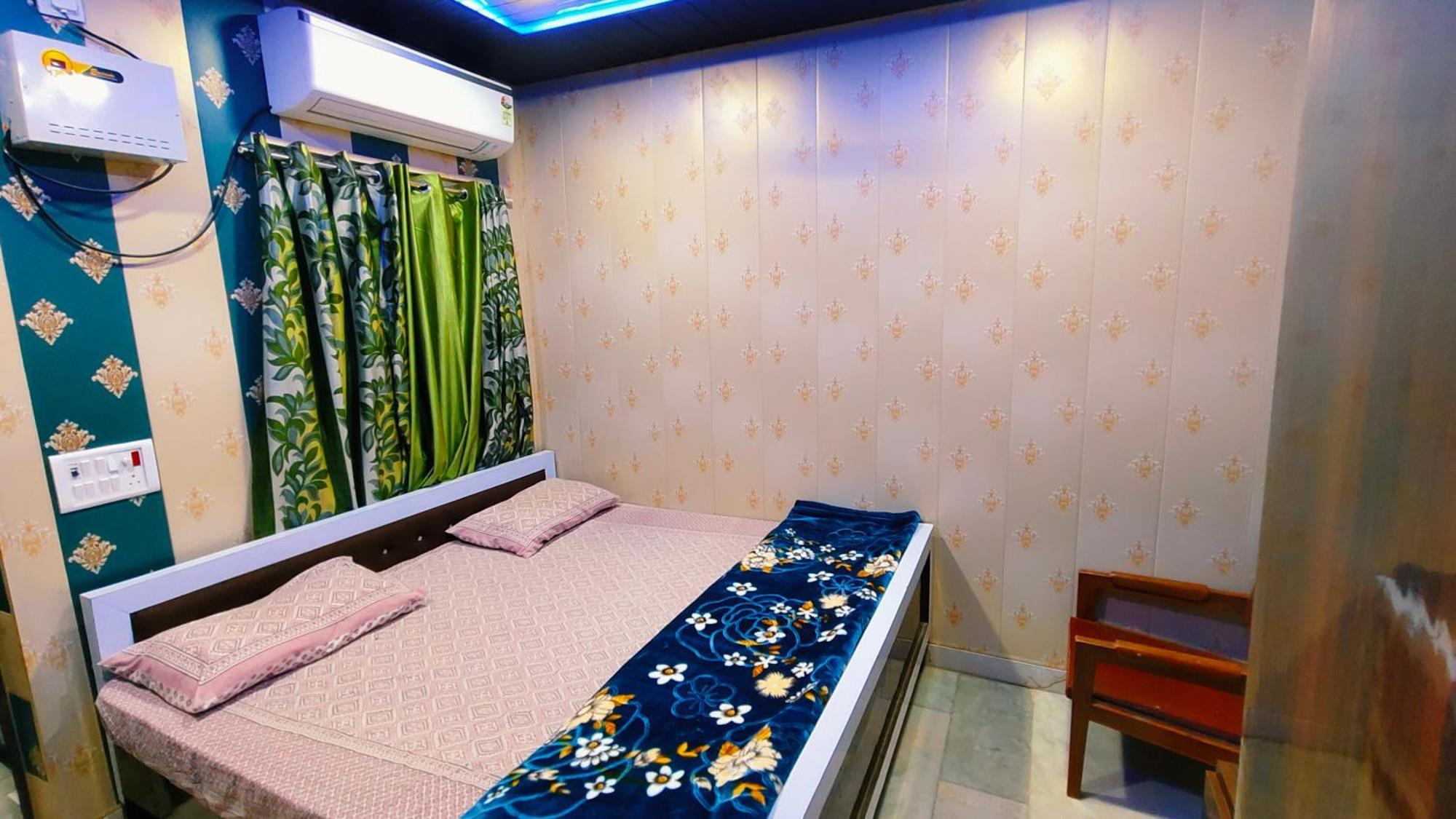 Hotel Raju Homestay Ayodhya 150 Meters From Shree Ram Janmbhoomi Temple 200 Meters From Ayodhya Dham Railway Station Εξωτερικό φωτογραφία